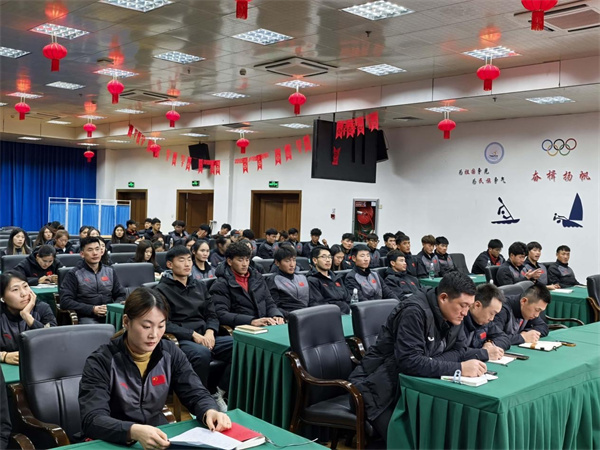 赛艇.jpg 赛艇.jpg