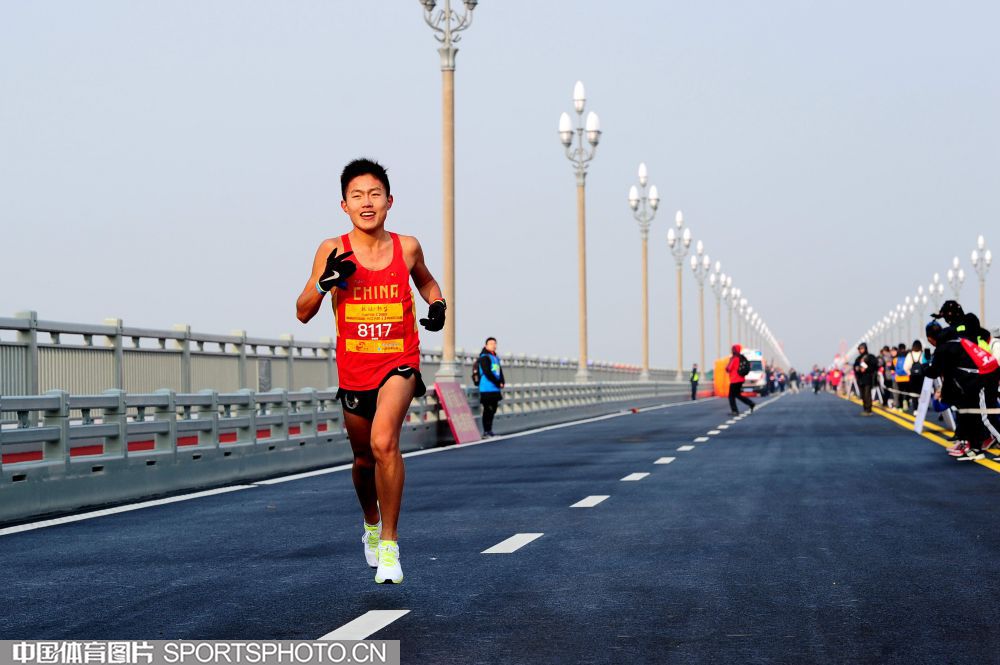W_7106057_18121617_ljm.jpg