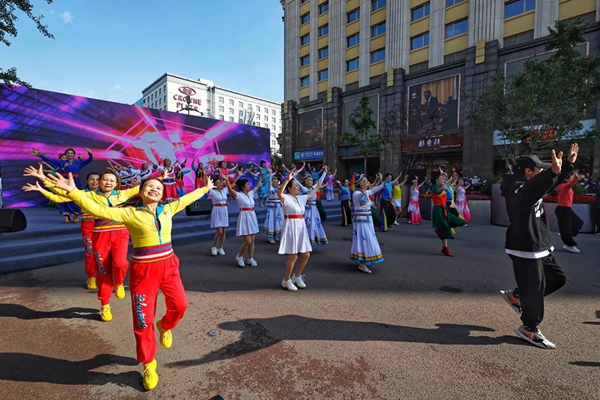 10101053.jpg 10101053.jpg