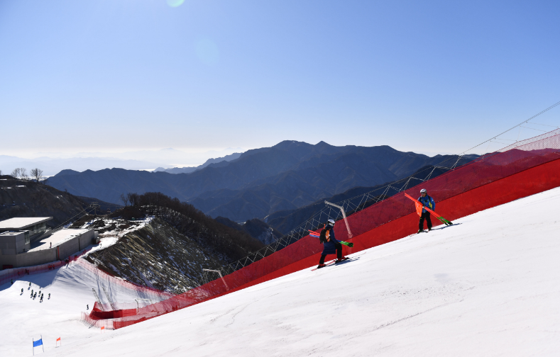 1106-滑雪2.png 1106-滑雪2.png