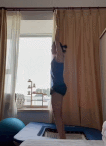朱雪莹蹦床.gif