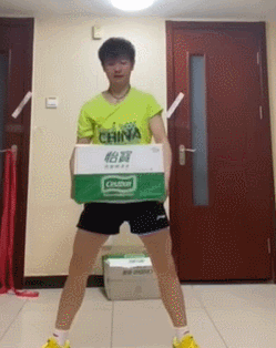 乒乓孙颖莎深蹲.gif