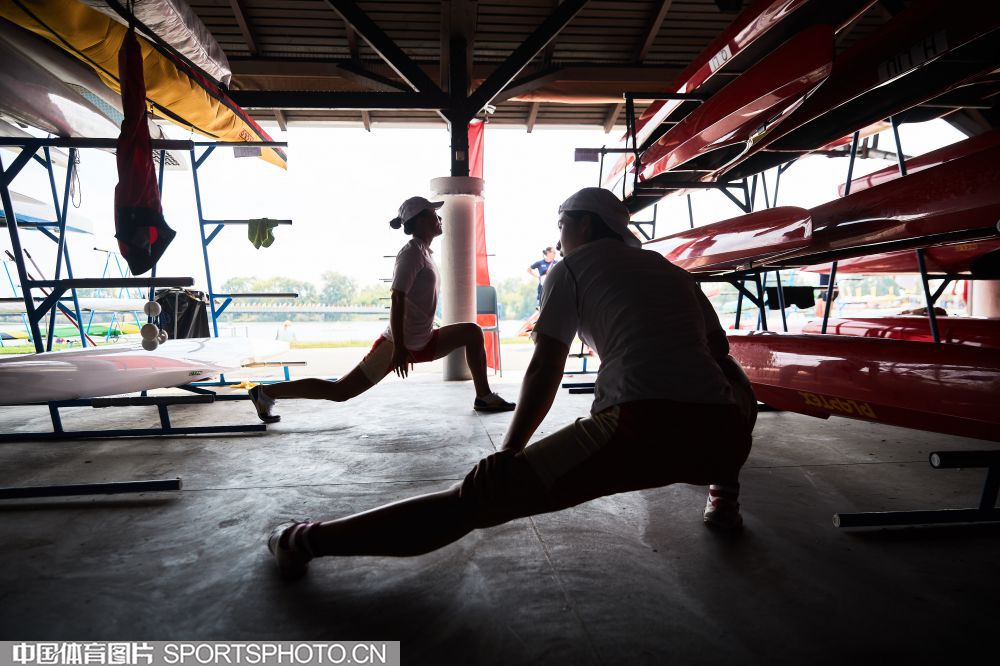 W_562311_19082609_l.jpg W_562311_19082609_l.jpg